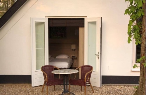 Beekbergen-West House | Family-Friendly Getaway Close to Wildlife Parks and Playgrounds! Onsite Dining!