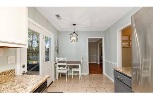 Goose Creek House | Family Friendly Getaway Near Everything: Naval Weapons Station & Charleston