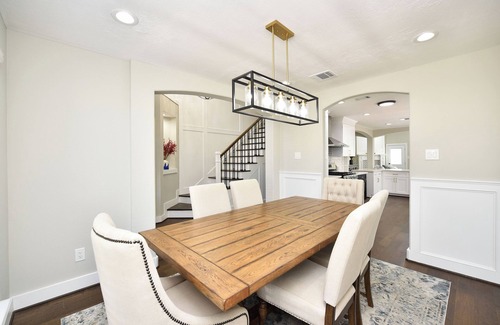 Barker House | Family-Friendly Getaway in Katy-Spacious Cozy Retreat!