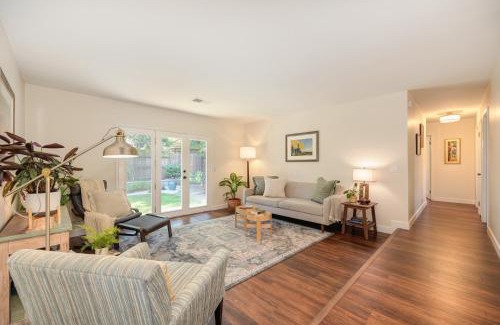 Davis House | Family-Friendly Getaway Near Slide Hill Park home