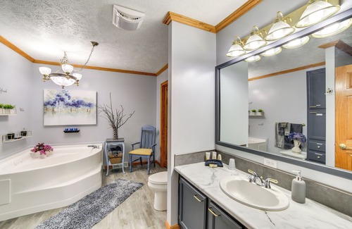 Gladstone House | Family-Friendly Gladstone Home Near Lake Michigan!