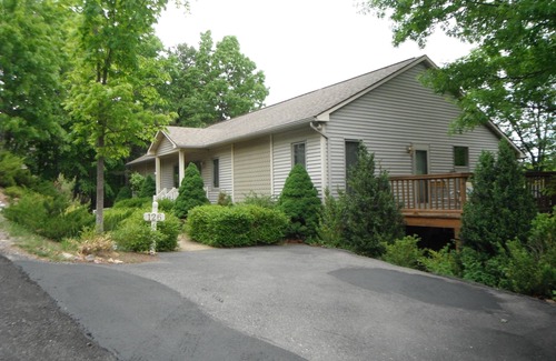 McGaheysville House | Family Friendly Home Near The Top Of The Kettle,slope Views,close To Everything