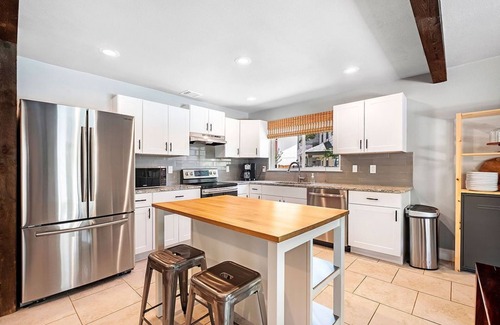 Parkwood House | Family Friendly, Heated Pool