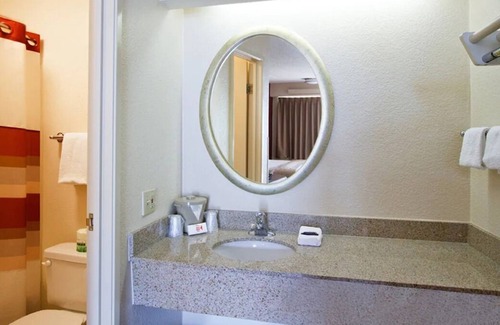 Bowmansville House | Family-friendly Hotel Near Downtown Buffalo! w/ Free Parking, Pets are Allowed!