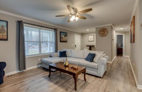 Colonial Beach House | Family-Friendly Home with Deck Near Colonial Beach!