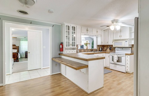 Randallstown House | Family-Friendly Home w/Grill: 15 Mi to Baltimore!