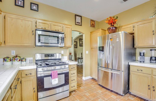 Victorville House | Family-Friendly Home w/Fenced Yard in Victorville