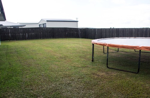 Ooralea House | Family Friendly Holiday Home 2 night min