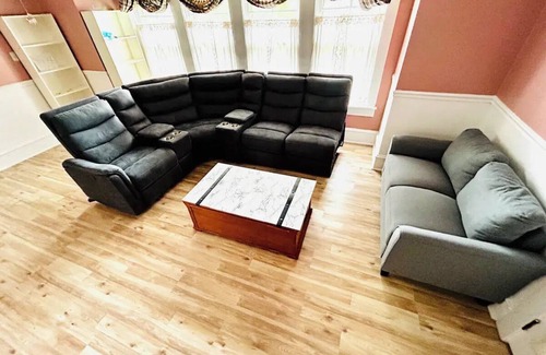 Morrisville House | Family-Friendly Home ✔️Near Sesame Place ✔️2 King Beds
