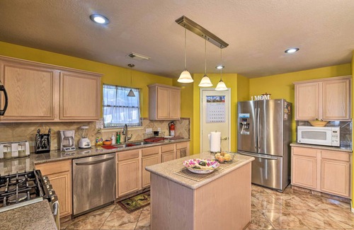 Pasadena House | Family-Friendly Home ~ 12 Mi to Space Center!