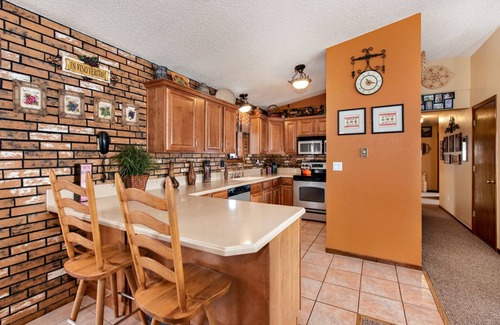 Rifle House | Family friendly home away from home; near Glenwood Caverns, hot springs & skiing
