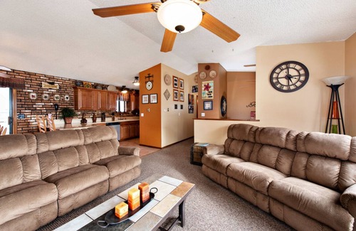 Rifle House | Family friendly home away from home; near Glenwood Caverns, hot springs & skiing