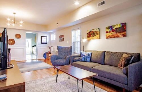 Hill East House | Family-friendly Home for travelers Near subway