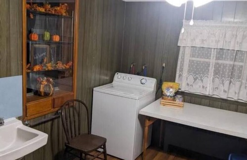 Herndon House | Family-friendly home in peaceful village setting, super clean,"The Rose Cottage"