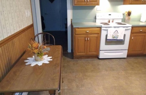 Herndon House | Family-friendly home in peaceful village setting, super clean,"The Rose Cottage"