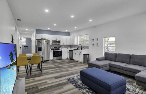 Sanford House | Family friendly home in Sanford