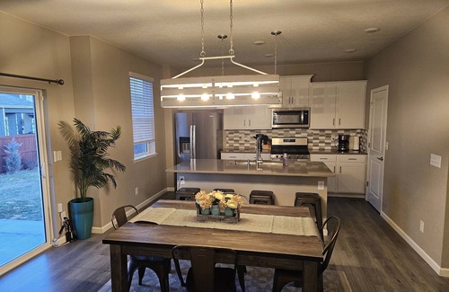 Windsor House | Family friendly home in wonderful neighborhood