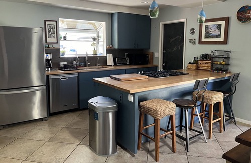 Goleta House | Family Friendly Home - Large Backyard, Close to Beach, Restaurants, Shops, etc.
