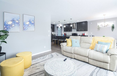 Northeast Edmonton House | Family-Friendly Home»Office»AC»Garage»Large B.yard