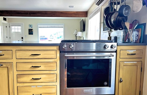 Creswell House | Family Friendly Home on the Park