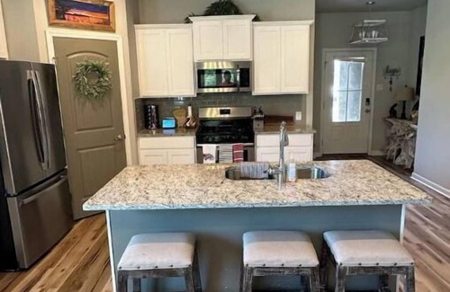 Westlake House | Family friendly home on golf course