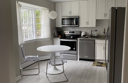 West End House | Family friendly home, sleeps 8, close to DC attractions.nNew kitchen.
