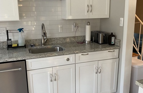 West End House | Family friendly home, sleeps 8, close to DC attractions.nNew kitchen.