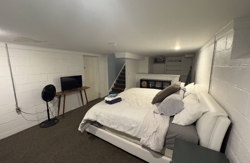 Euclid House | Family Friendly Home