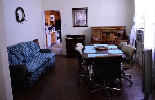 Ashfield House | Family Friendly Home. Clean, comfy, easy parking.