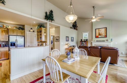 Sequim House | Family-friendly home w/full kitchen, gas grill & patio - close to downtown
