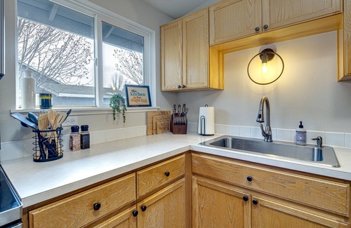 Boyd Acres House | Family Friendly Home w/HotTub, Grill, Near Park!