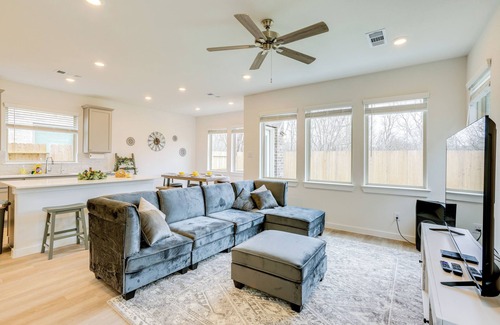 Hockley House | Family-Friendly Home w/Yard in Hockley!