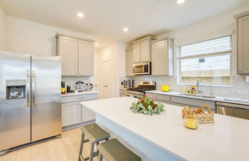 Hockley House | Family-Friendly Home w/Yard in Hockley!