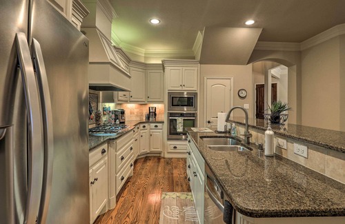 Las Colinas House | Family-Friendly Home w/Yard in Irving!
