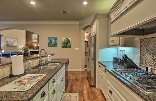 Las Colinas House | Family-Friendly Home w/Yard in Irving!