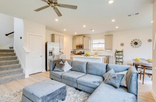 Hockley House | Family-Friendly Home with Yard in Hockley!