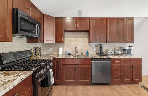 Northglenn House | Family Friendly! Hot Tub & Mountain Views!