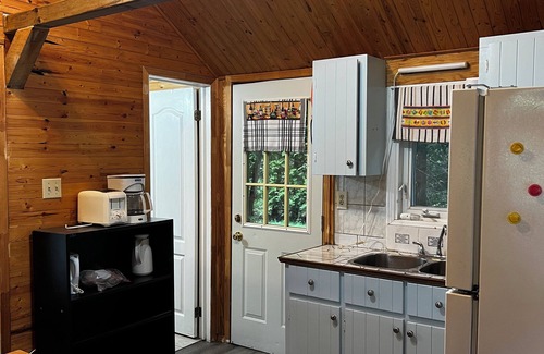 Clearview Cabin | Family Friendly Houskeeping Cabin with additional Bunkie.