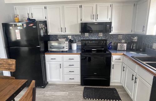 Lake Ozark House | Family Friendly House - Private Dock - Perfect Lake getaway in Lake Ozarks, MO.