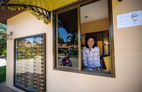 Kram House | Family-friendly house, a few steps from the pool and close to the ocean.