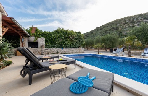 Dol House | Family friendly house with a swimming pool Postira, Brač (K-19563)