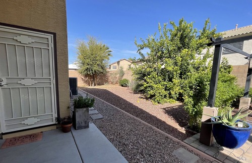 Canyon Trails House | Family friendly house in a peaceful neighborhood.