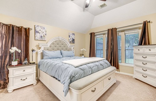 Barker House | Family-Friendly Houston Home in Quiet Neighborhood