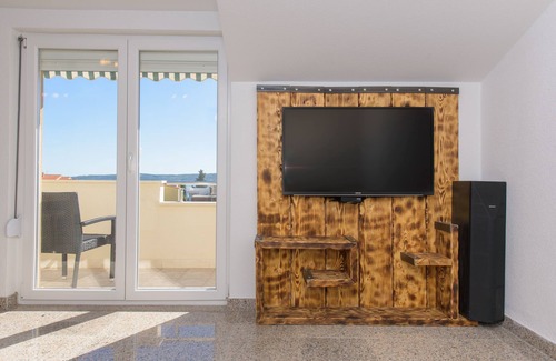 Kastel Stafilic House | Family-friendly villa, only 150m to the child-friendly beach