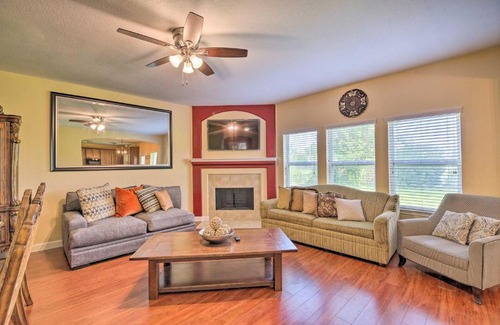Humble House | Family-Friendly Humble Retreat, Near Parks!