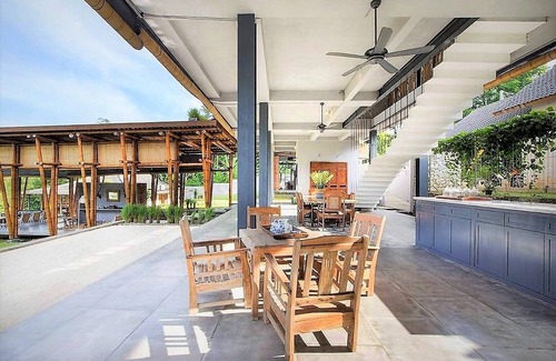 Kelating Villa | Family friendly 5 Bedrooms Villa with Pool, Tennis and Petanque field.