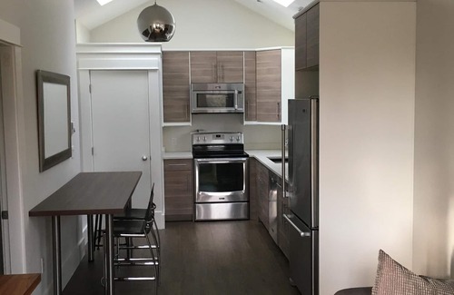 Sunset House | Family friendly, ideal for professional or executive
