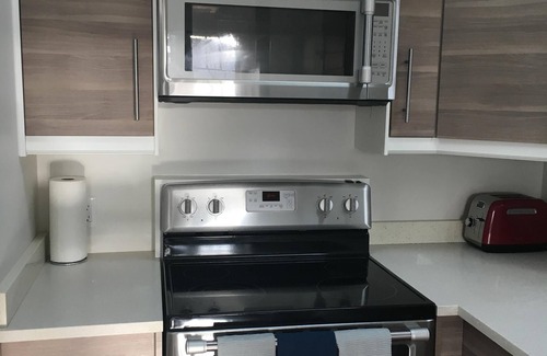 Sunset House | Family friendly, ideal for professional or executive