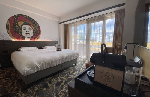 Emmen Hotel | Family Friendly Ideal Stay Near Wildlands & Atlas & Cultural Attractions
