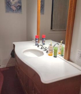 Fabreville House | Family-Friendly in Quiet Laval Neighborhood